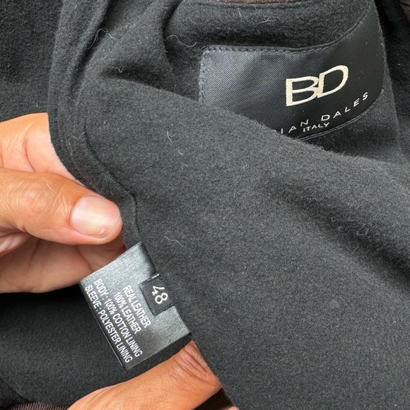 Very very cool versatile leather jacket, unfortunately snug for me never worn - Picture 6 of 8